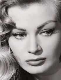 https://www.showbiz.cz/public/files/gallery/thumb/57/57d5f037086e9168dcd5109f32a430351312558668.jpg